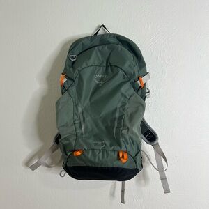 Osprey Hikelite 18 Backpack Green Hiking Daypack Ventilated Lightweight Size OS